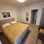 Manda * Baška Voda