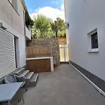 Manda * Baška Voda
