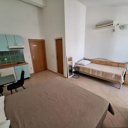 Apartament Manda *