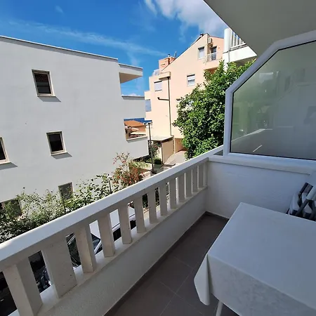 Manda Apartament