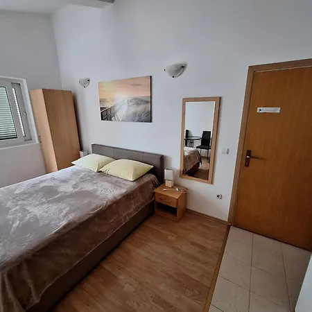 Manda Apartment *