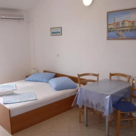 Manda Apartment *